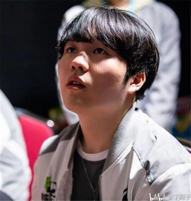  西亚卡姆回归赛场，惊险取胜首场状态亮眼，IG观众沸腾！-开云网址登录入口