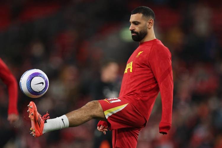  萨拉赫在中国队比赛中惊险取胜，精彩发挥引发热议！